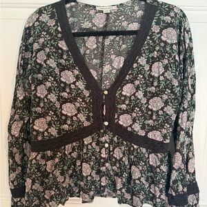 American Eagle Floral Lace Trim Top